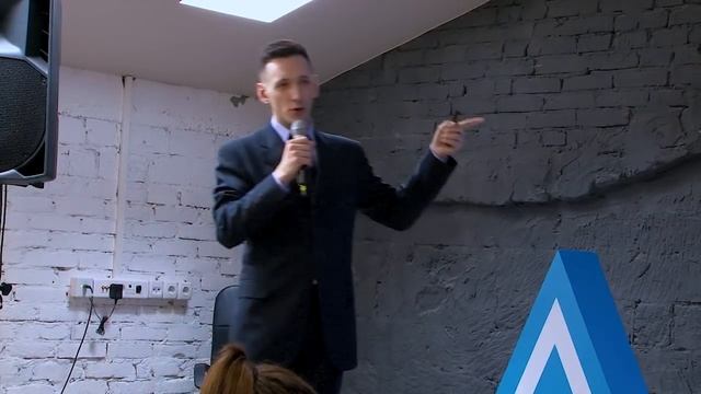 Важность коммуникации и залог ее успеха — Андрей Бондарь, Serpstat смотреть онлайн