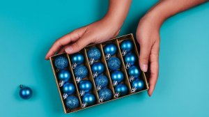 КАК ДЕЛАЮТ ЁЛОЧНЫЕ ИГРУШКИ