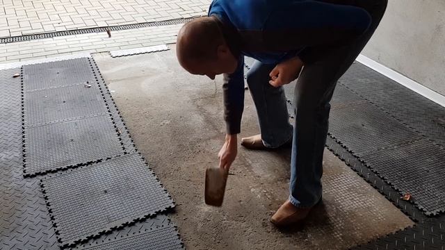 Update 5: Garagenboden schnell, einfach und haltbar sanieren? PVC-Fliesen nach knapp 2 Jahren смотреть онлайн