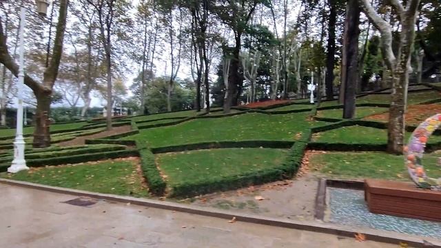 Великолепный Парк Гюльхане в самой старинной части Стамбула. Осень 2022. Полное прохождение. ) смотреть онлайн