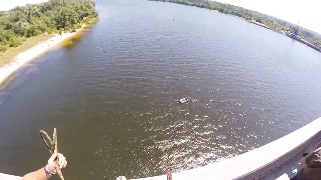 Михно Яна прыжок с моста Днепродзержинск смотреть онлайн