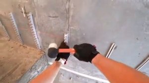Монтаж клипс ДКС в монтажные планки ДКС с помощью монтажного пистолета Toua. DKC