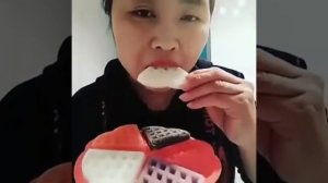 ШОК!!! Едят лед