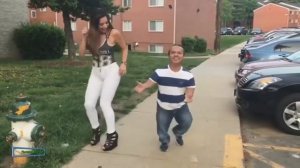 ПИ ПИ ТАНЦА ОРИГИНАЛЬНОЕ ВИДЕО  НЕ ЖЕНЮСЬ Я НЕ ЖЕНЮСЬ ОЙ МАМА НЕ ЖЕНЮСЬ-ОЙ МАМА НЕ ЖЕНЮСЬ