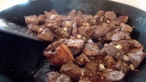 Жареное мясо с овощами