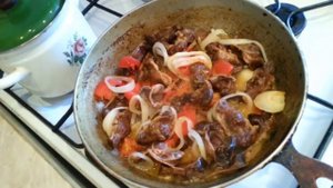 Домашние проблемы, покупки продуктов, готовка.