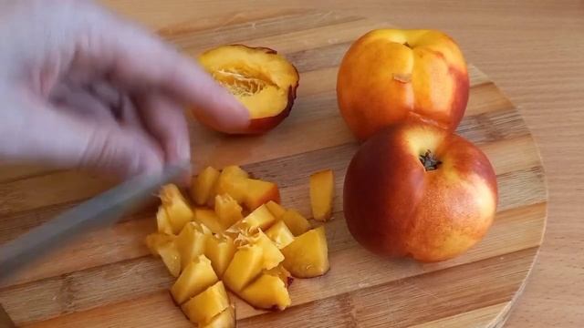 ДЕСЕРТ ИЗ ПЕРСИКОВ!ТАКУЮ ВКУСНЯТИНУ ВЫ ЗАХОТИТЕ ПРИГОТОВИТЬ ЕЩЁ РАЗ.... смотреть онлайн