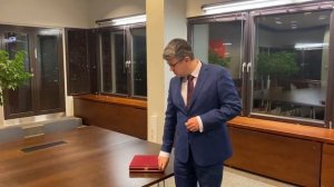 Глава МИД Эстонии в ответ на кувалду Пригожина отправил в Гаагу наручники для Пригожина