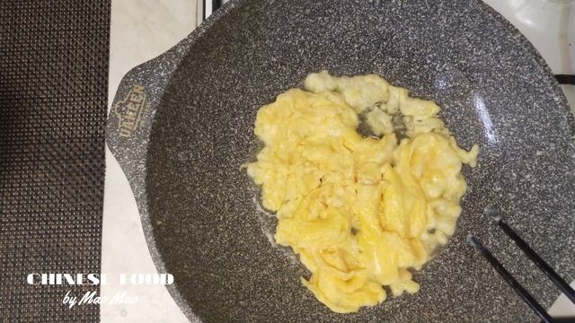 Жареный шпинат с яйцами / Fried spinach with eggs (китайская кухня / chinese food) 菠菜炒鸡蛋 смотреть онлайн