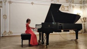 Ольга Севастьянова, 7 лет (фортепиано). И.С. Бах "Маленькая прелюдия до минор".