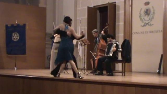 Tango Milonguero - Claudia Rossi e Franco Raffo - Desde el alma смотреть онлайн