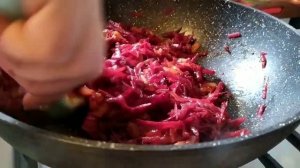 Щи кислые со свеклой.