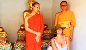 Веселый монах