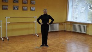 Онлайн видео урок по хореографии " Народный танец" движение у станка урок №1