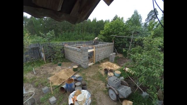 Возведение бани из блоков, фундамент, timelapse смотреть онлайн