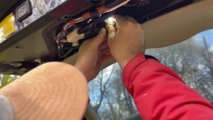 Как заменить лампочки подсветки номера на Lexus RX II 400h 330 350