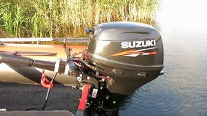 Suzuki DF20AS работа первые 5 мин