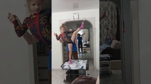 #аутизм #танцы #autism МИРНИЦЫ. ТРЕНИРОВКА ДОМА. НАТАША ОТКАЗАЛАСЬ НА СЦЕНУ.