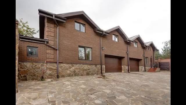 Загордный дом в классическом английском стиле с бассейном 8 км от МКАД смотреть онлайн