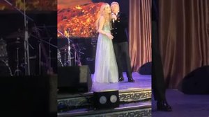 Александр и Устинья Малинины поют романс на юбилее Александра