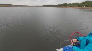 Ловим щуку на вертушки осенью с лодки
