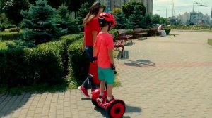 Денис и Мама против Гироскутера для детей!  Kids Pretend Play with Segway | DenLion