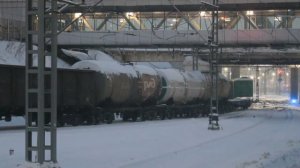 "Вечерний грузовой на Перово!" Тепловоз 2М62У-0139 с грузовым поездом.