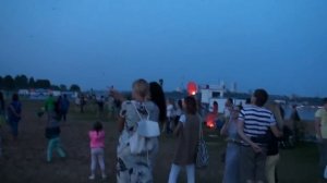 Массовый запуск фонариков на городском пляже Перми 29.07.16