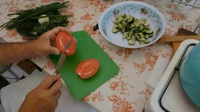 ЖАРЕНАЯ КАРТОШКА. КАК ПРАВИЛЬНО НАРЕЗАТЬ КАРТОФЕЛЬ ПИРАМИДКАМИ ДЛЯ ЖАРКИ.mp4