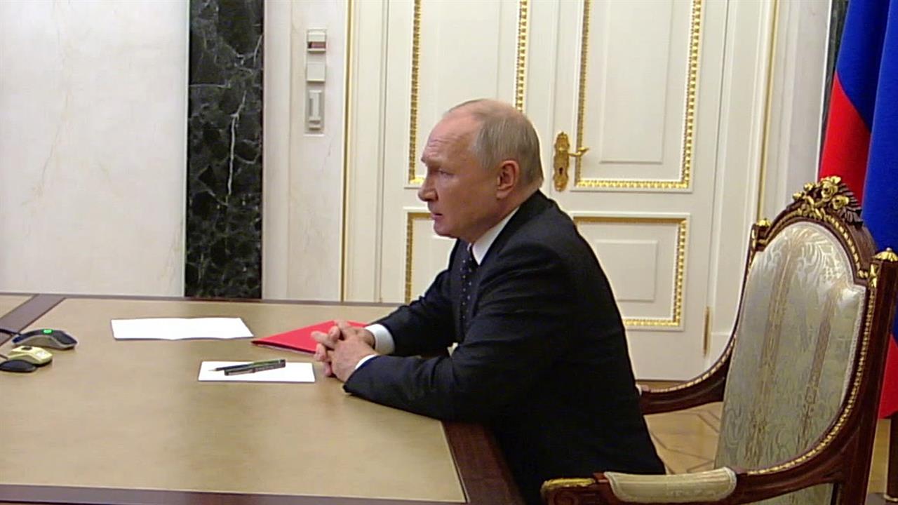 Президент провел оперативное совещание с постоянными участниками Совбеза РФ