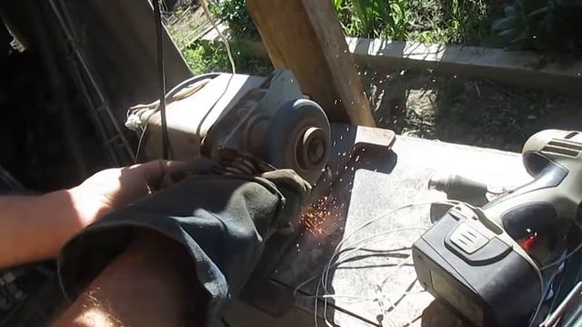 Чем стачивать  сварочные швы мелких деталей смотреть онлайн