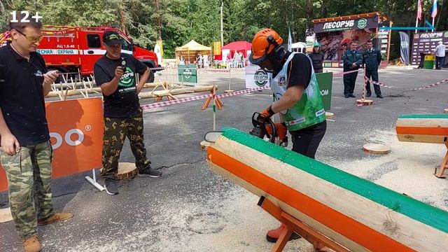 В Карачевском районе Брянской области проходит чемпионат среди вальщиков леса «Лесоруб-2022»
