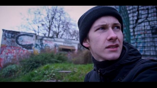 А ты откуда сам?  СитКом 1х02