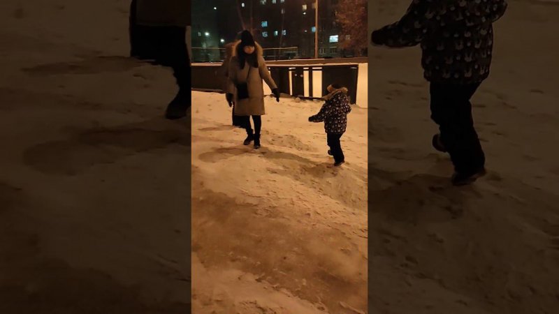 Вечерние покатушки #shorts #family #winter #russia