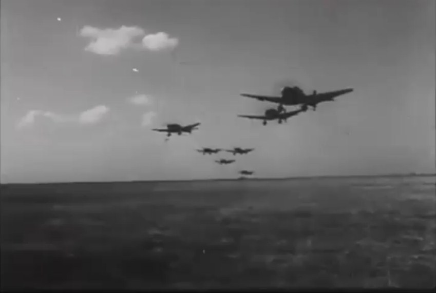 Налет немецкой авиации на Керчь, 1942. Nazi Germany. German air RAID on Kerch, 1942