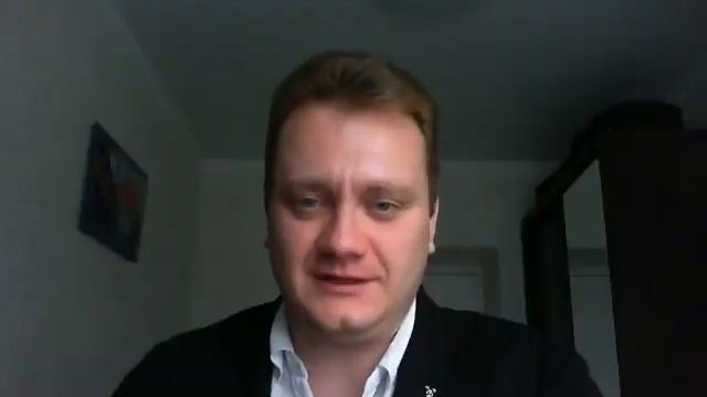Рукопожатие бизнесменов. Договориться 30. Переговоры в конфликте. Договориться 30. Люди здороваются.