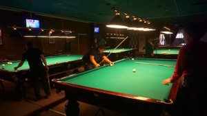 Теория винта при ударе свояка в среднюю лузу в партии по свободной пирамиде, русский бильярд