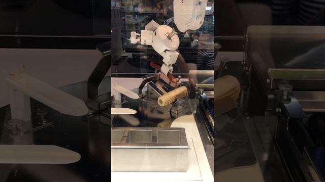 Hotdog Making Robot Fails || ViralHog смотреть онлайн