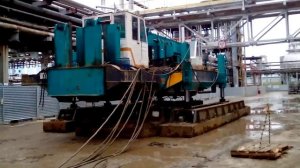 китайский шагающий сваебой-кран