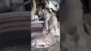 Rear brake pad change -Volvo XC60 2018. Different tools than expected