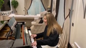 Микелла  Абрамова поет