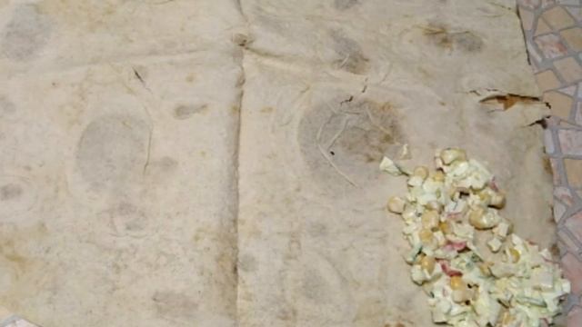 Рулет из лаваша с крабовыми палочками, кукурузой и свежим огурцом// Закуска на праздничный стол