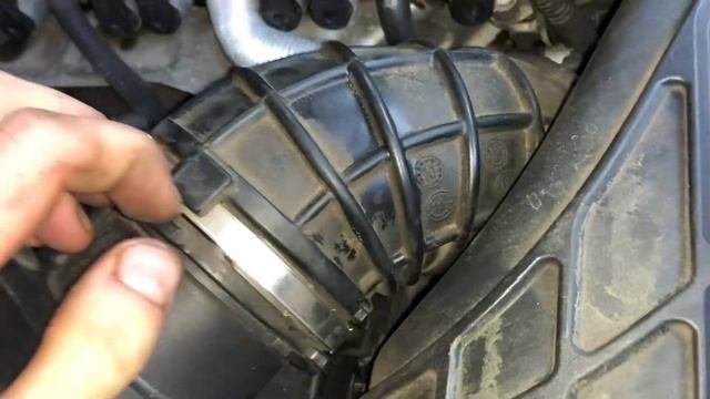 Audi A5 2.0 TFSI Oil Air & Cabin Filter Service - How To DIY