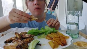 Мукбанг куриные крылышки, картошка из духовки, хрустящие огурцы |История зрительницы🥰 #мукбанг