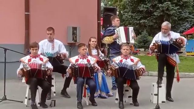 ансамбль Саратовской гармонии
