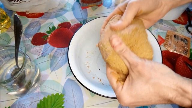 Бойлы СЛАДКИЙ КАРАСЬ Своими руками! Мега уловистая насадка на Карася, Карпа, Сазана, Леща! Рыбалка!