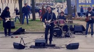 Группа Черный Квадрат исполняет песни Цоя