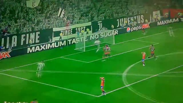 Testing if fifa 19 bots are dumb (the bot scored an own goal-_-) смотреть онлайн