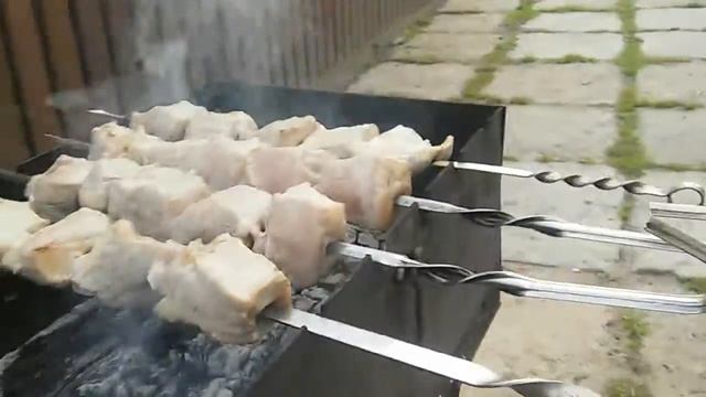 "Шашлычек" приготовление праздничного шашлыка смотреть онлайн
