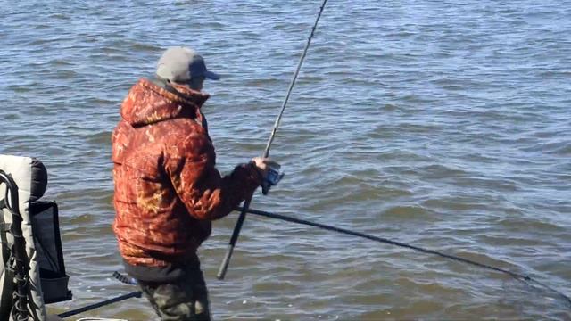 Рыбалка на Солигорском водохранилище. Рыбалка с друзьями. Много леща. Рыбалка в шторм. смотреть онлайн